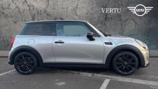 MINI Hatchback 1.5 Cooper Exclusive 3dr Petrol Hatchback